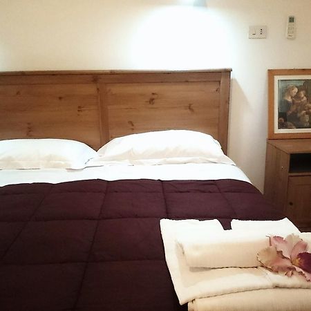 Vatican Rooms Guest House Рим Екстериор снимка