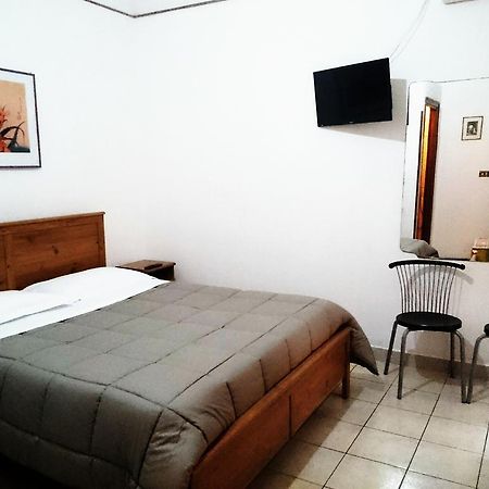 Vatican Rooms Guest House Рим Екстериор снимка