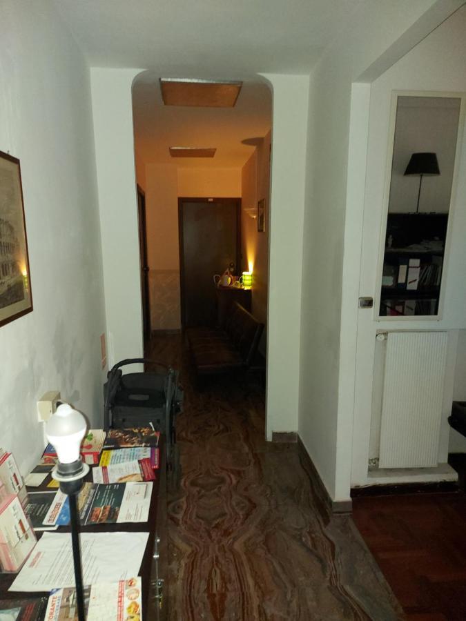 Vatican Rooms Guest House Рим Екстериор снимка