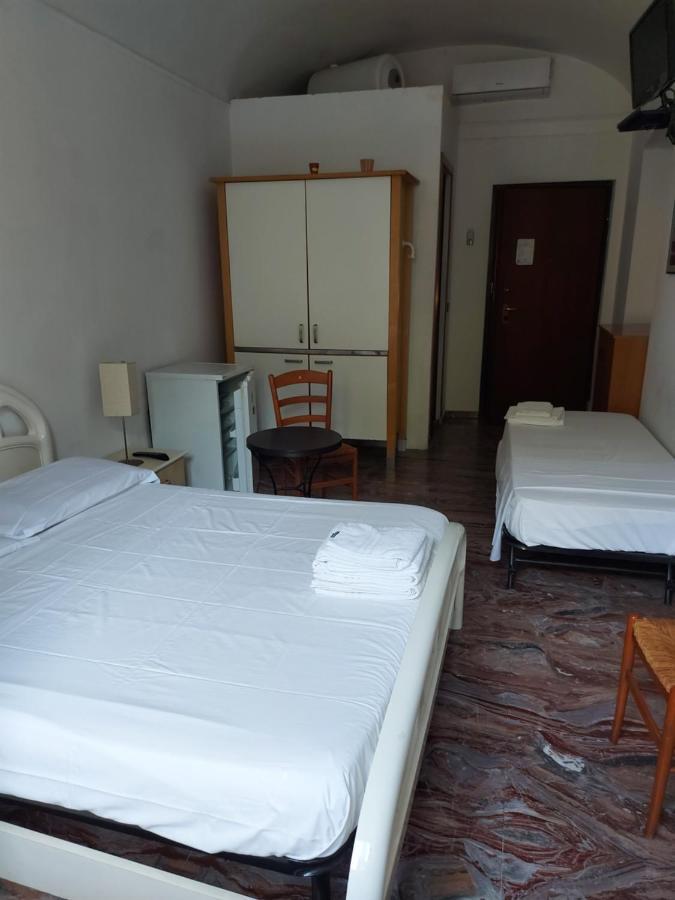 Vatican Rooms Guest House Рим Екстериор снимка